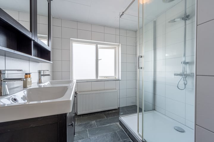 Photo 20 of Burg G de Katerstraat 44