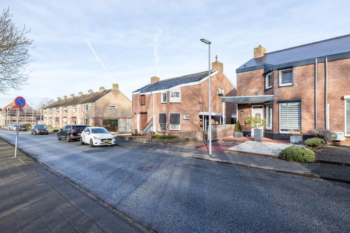 Photo 38 of Demstraat 34