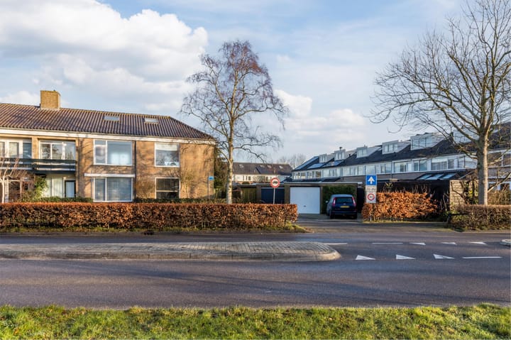 Photo 2 of Van Blaaderenweg 15