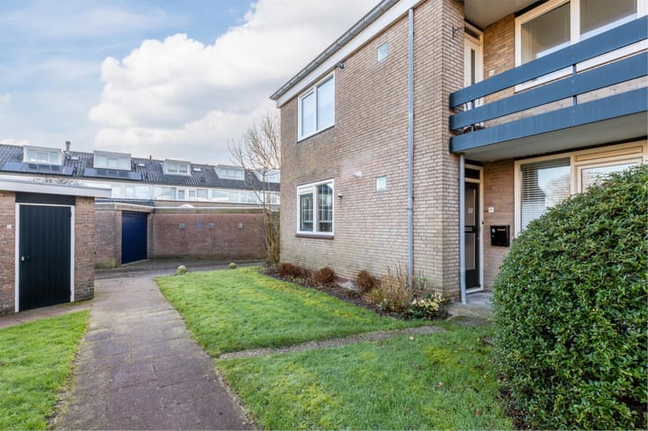 Photo 6 of Van Blaaderenweg 15