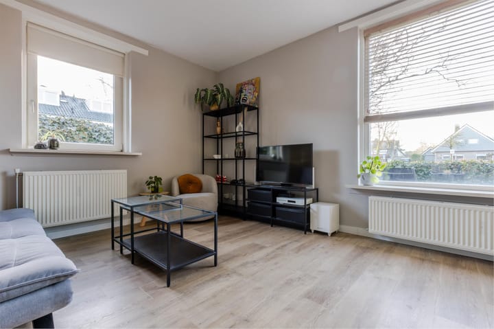 Photo 12 of Van Blaaderenweg 15