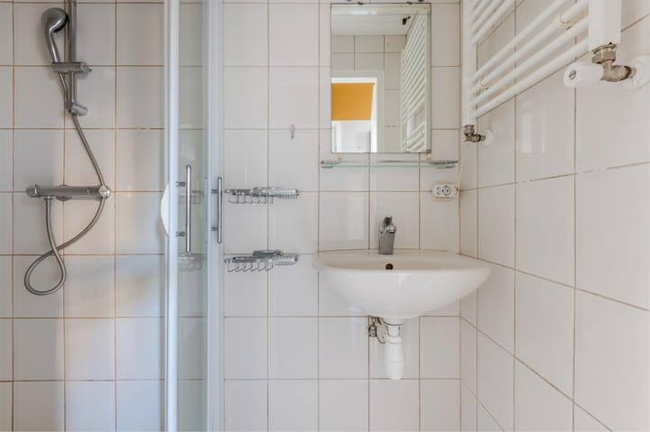 Photo 31 of Van Blaaderenweg 15