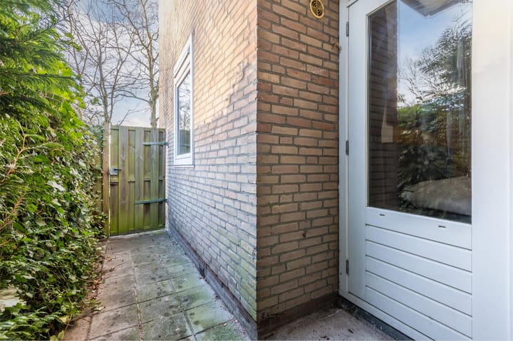 Photo 36 of Van Blaaderenweg 15