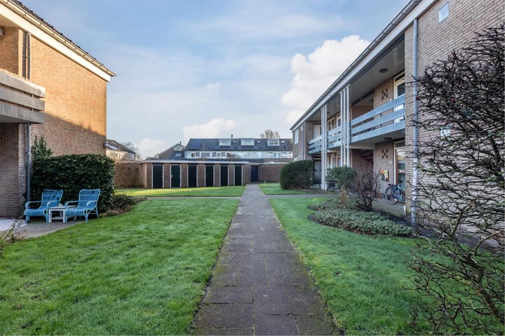 Photo 48 of Van Blaaderenweg 15