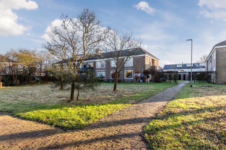 Photo 53 of Van Blaaderenweg 15