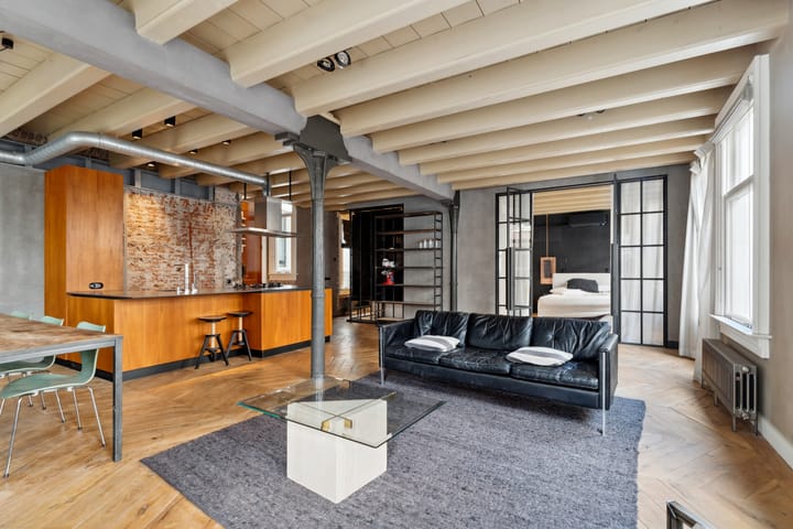 Photo 2 of Nadorststeeg 3-B