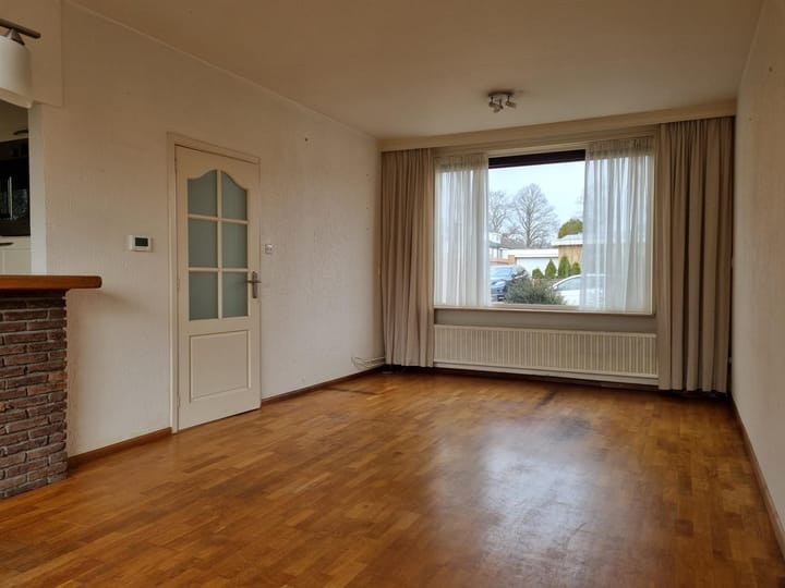 Photo 2 of Azaleastraat 2