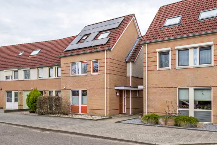 Photo 1 of J.H. L.-van Herwaardenstraat 65