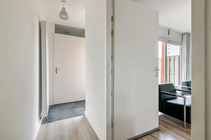 Photo 18 of J.H. L.-van Herwaardenstraat 65