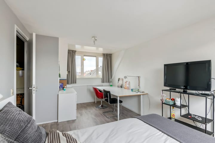 Photo 36 of J.H. L.-van Herwaardenstraat 65