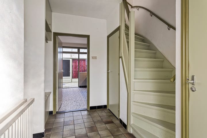 Foto 3 van Burg. Remmenstraat 15