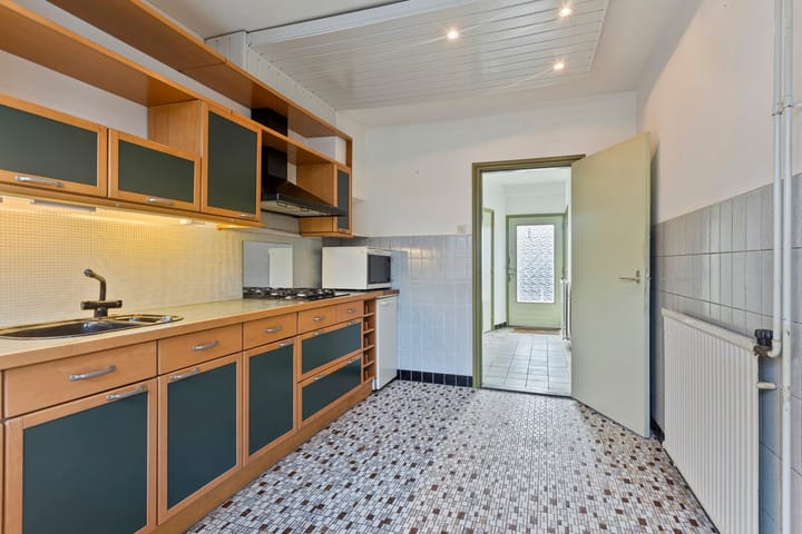 Photo 8 of Burg. Remmenstraat 15