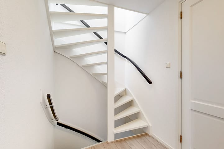 Photo 12 of Cromhoutstraat 36