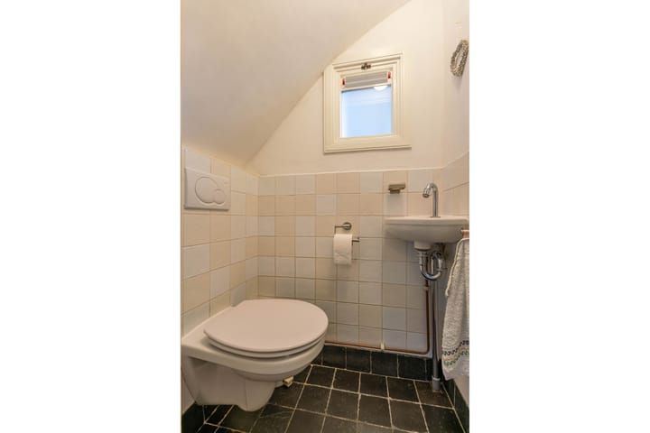 Foto 10 van Mgr. Broerestraat 21