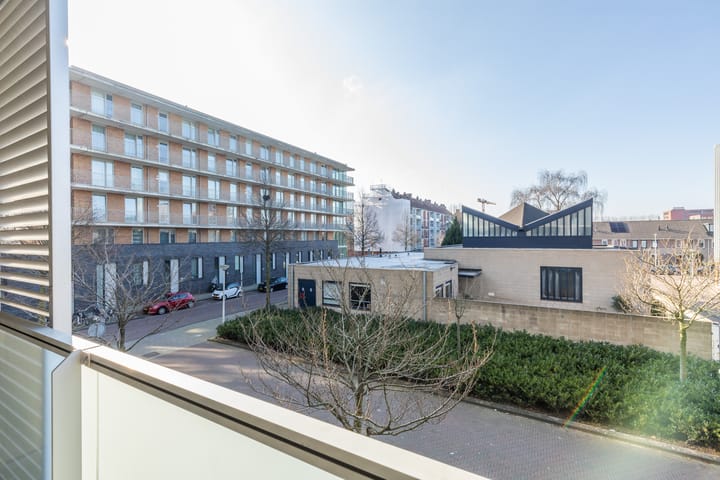 Foto 42 van Wijnand Nuijenstraat 132