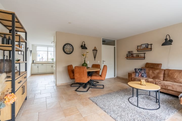 Foto 8 van Sara de Bronovoplein 18