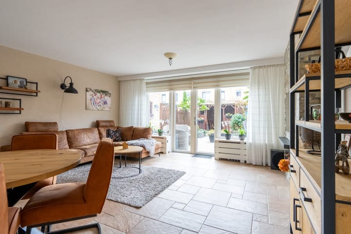 Foto 12 van Sara de Bronovoplein 18