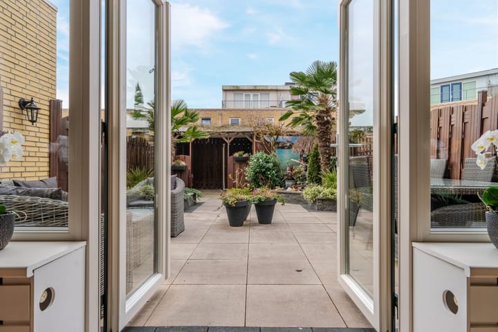 Foto 34 van Sara de Bronovoplein 18