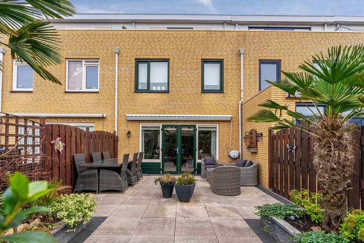 Foto 40 van Sara de Bronovoplein 18