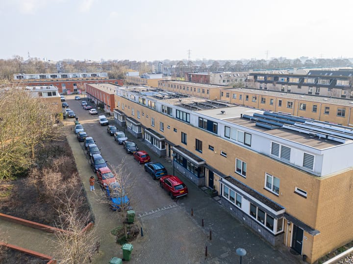 Foto 49 van Sara de Bronovoplein 18