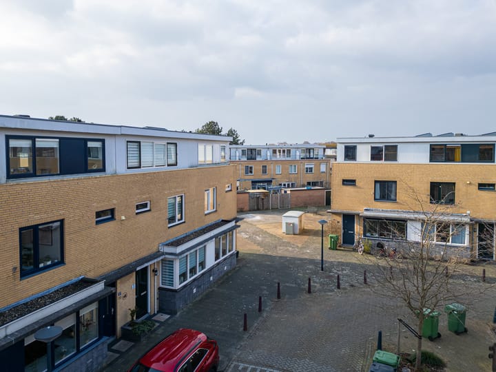 Foto 48 van Sara de Bronovoplein 18