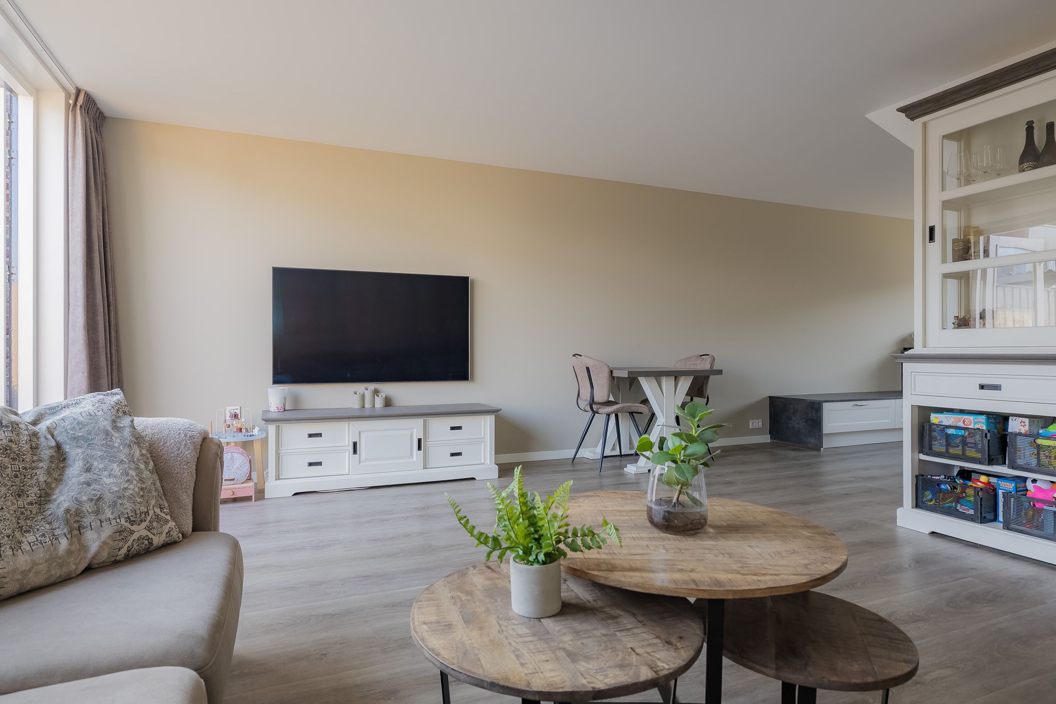 Foto 9 van Morgen 83