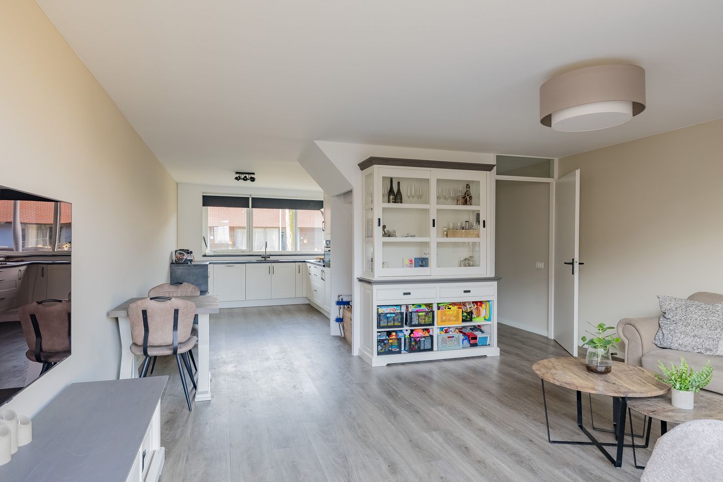 Foto 10 van Morgen 83