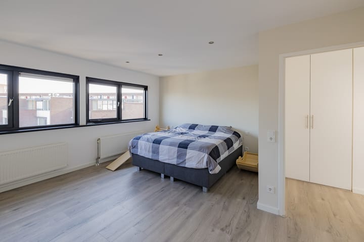 Foto 27 van Morgen 83