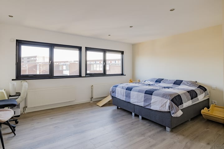 Foto 28 van Morgen 83