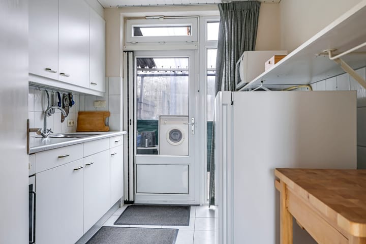 Photo 15 of Dr. A.R. Holstraat 38