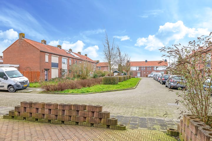 Photo 61 of Dr. A.R. Holstraat 38