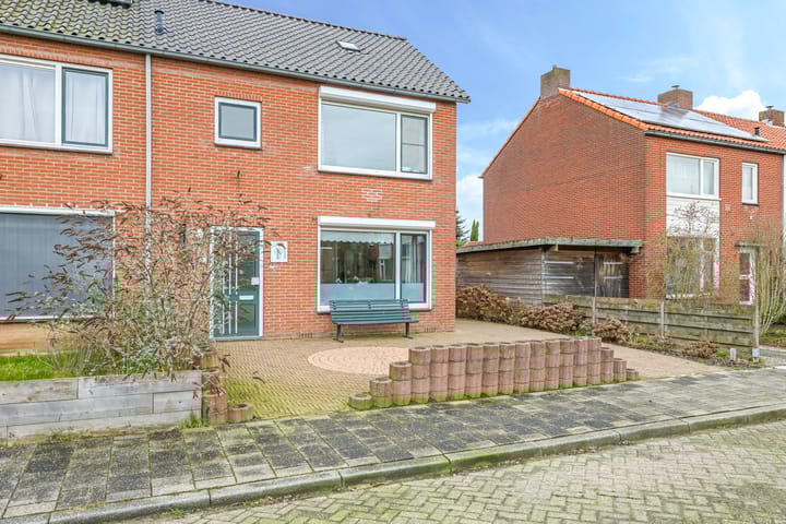 Photo 62 of Dr. A.R. Holstraat 38