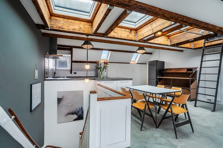 Photo 12 of Jan van Galenstraat 66-3