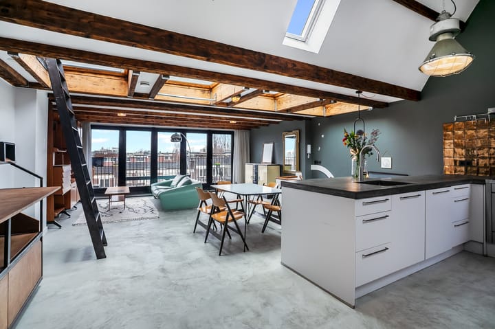 Photo 17 of Jan van Galenstraat 66-3