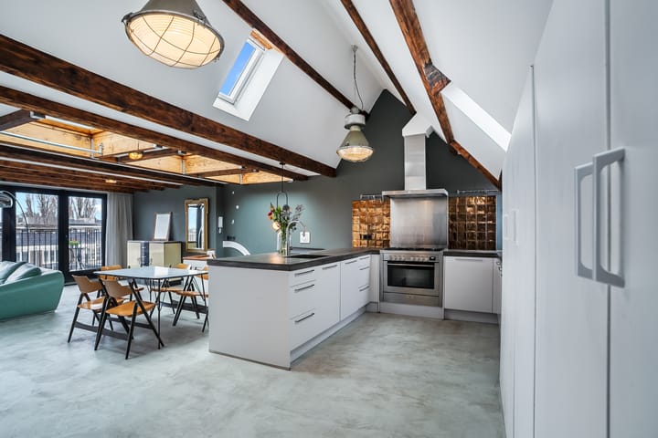 Photo 18 of Jan van Galenstraat 66-3