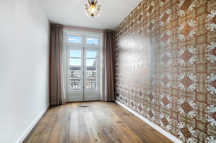 Photo 27 of Jan van Galenstraat 66-3