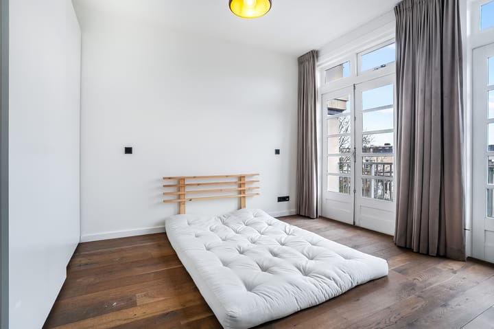 Photo 31 of Jan van Galenstraat 66-3