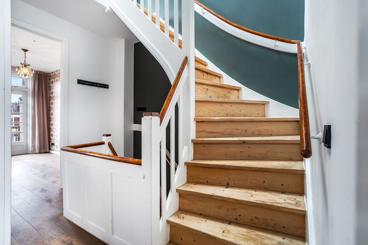 Photo 37 of Jan van Galenstraat 66-3