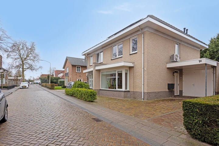 Foto 29 van Pastoor van Akenstraat 1-C