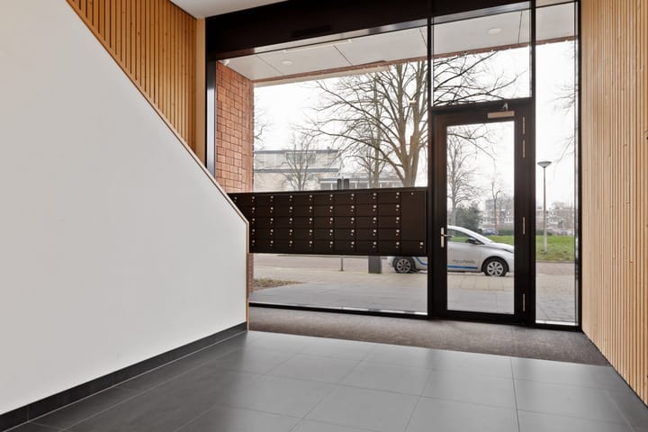 Foto 6 van Van Esveldstraat 31-25