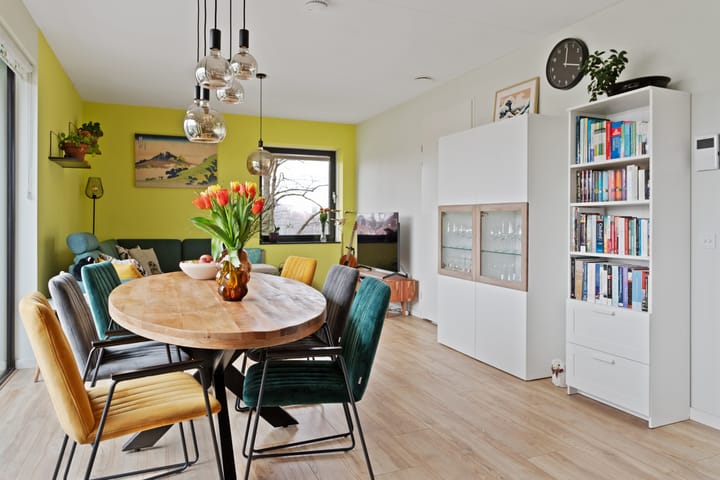 Foto 13 van Van Esveldstraat 31-25