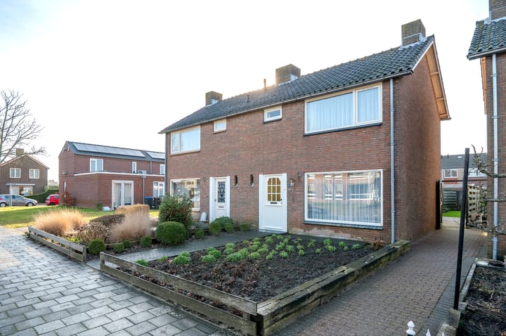 Foto 1 van Deken Tomaslaan 30