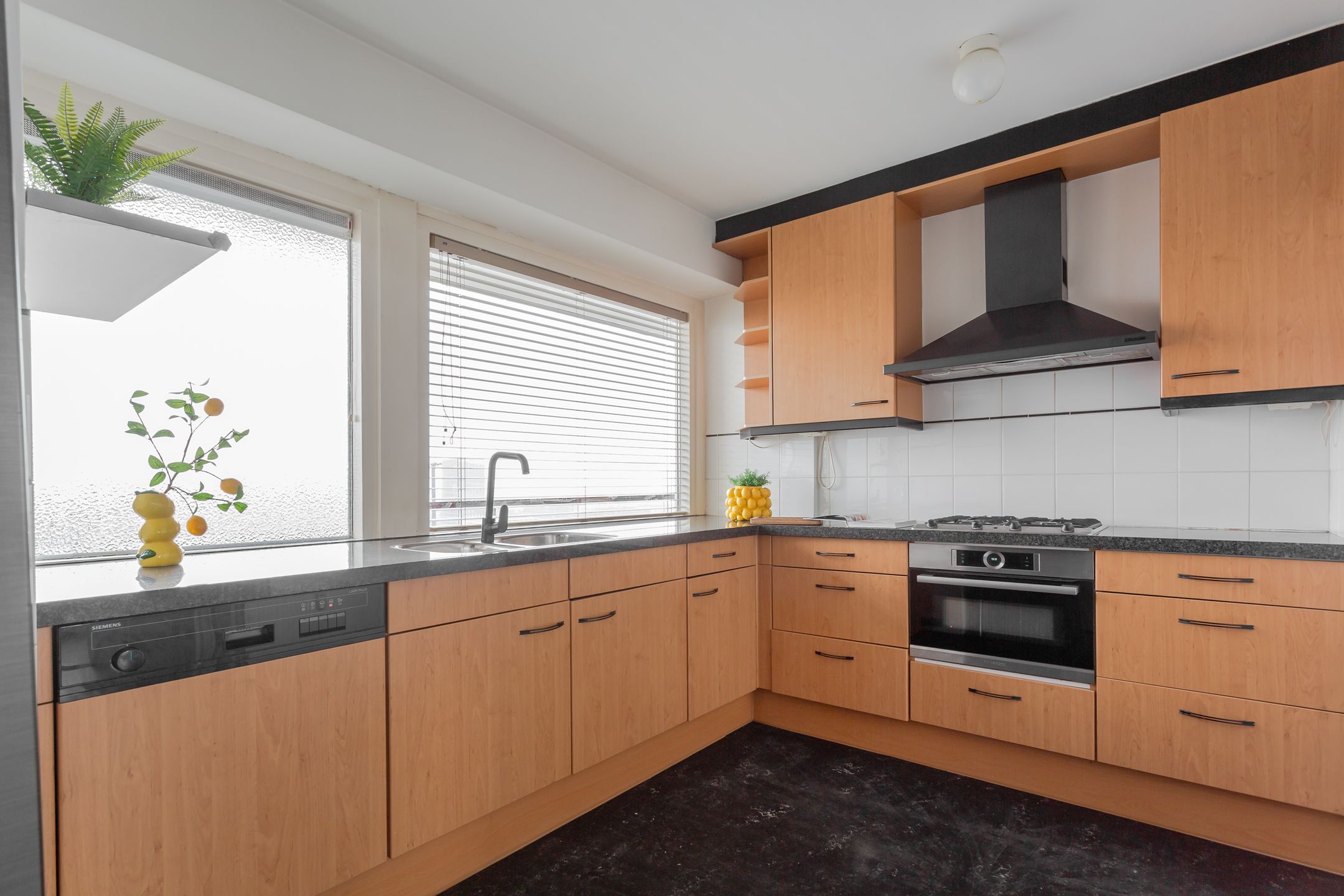 Foto 30 van Burgemeester Hogguerstraat 367