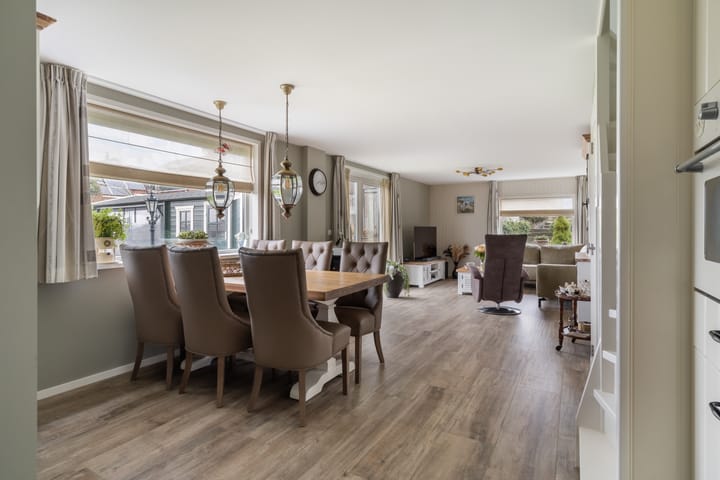 Photo 11 of Noordeinde 85