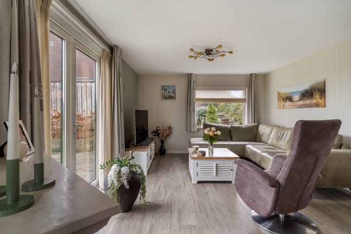 Photo 13 of Noordeinde 85