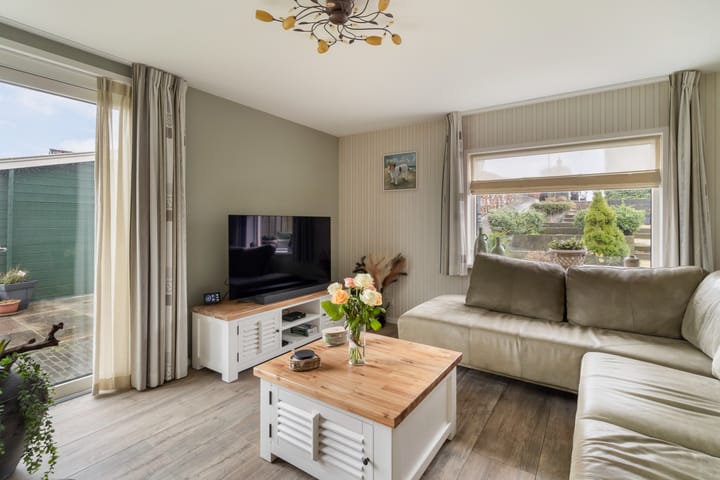 Photo 14 of Noordeinde 85