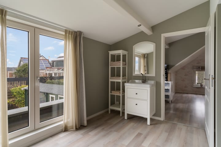 Photo 24 of Noordeinde 85