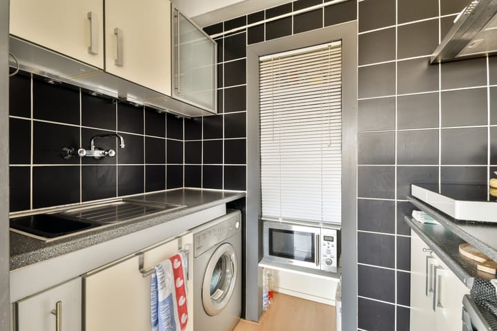 Photo 8 of Burgemeester Hogguerstraat 153