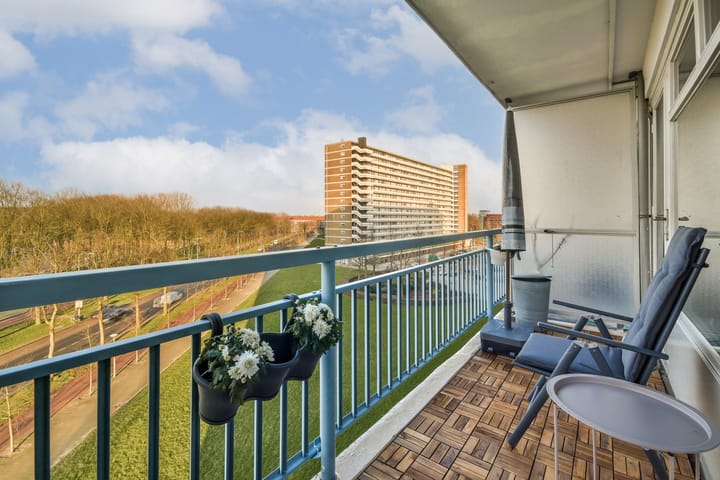 Photo 14 of Burgemeester Hogguerstraat 153