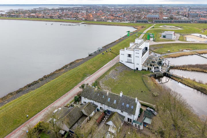 Photo 2 of Zuiderdijkweg 20